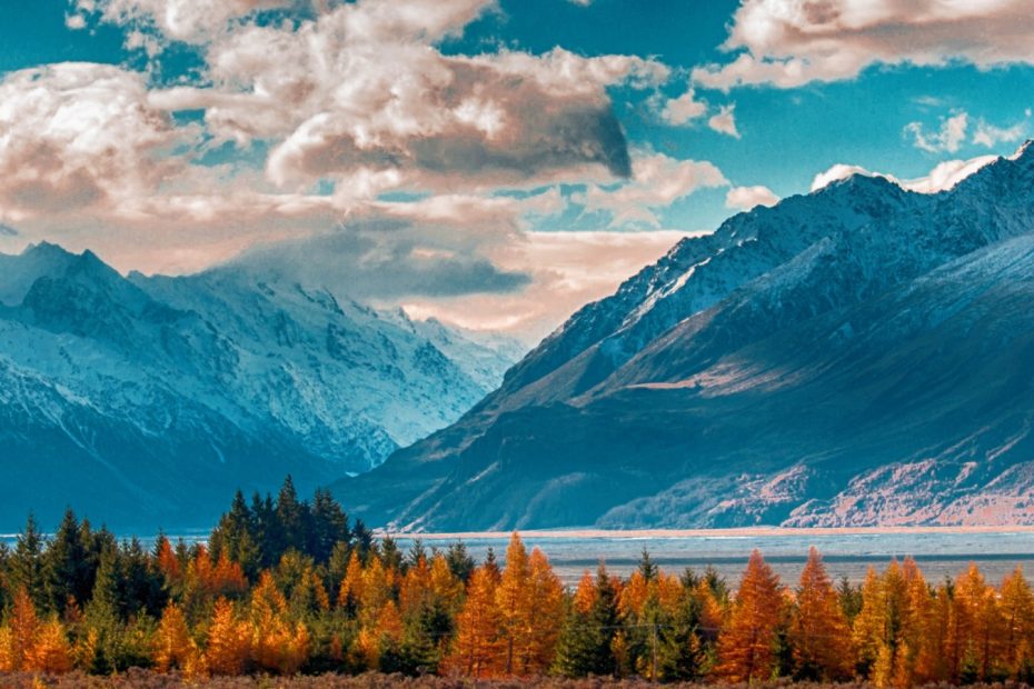 Explore the Timeless Beauty of Drumheller Badlands: Nature’s Artistry
